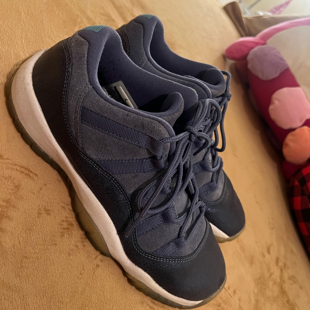 Nike Jordan 11 retro low 7Y